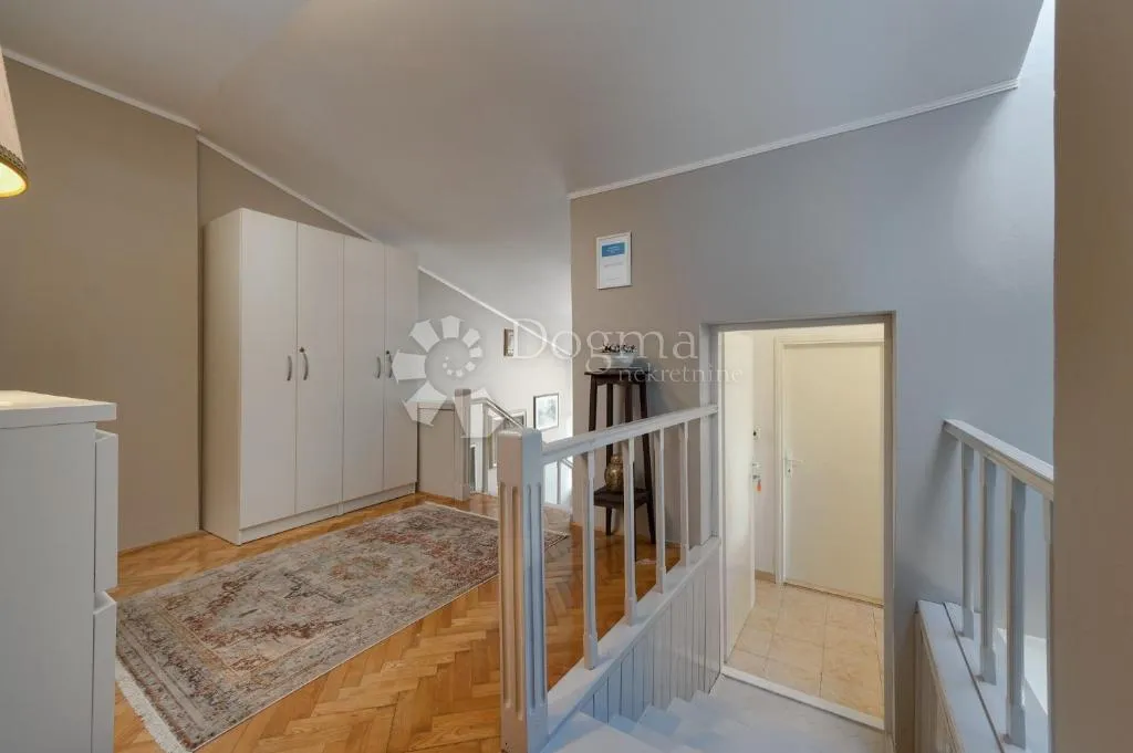luksuzna kuća sa bazenom na samo 300 m od mora - slika 63