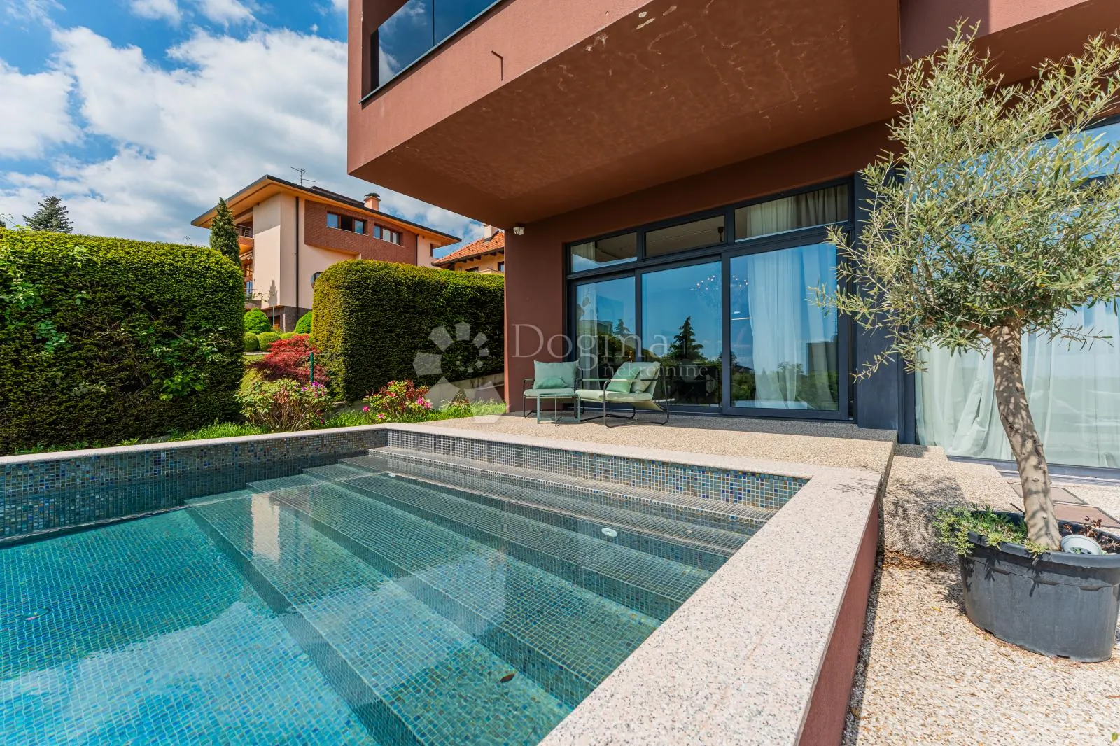 šestine – moderna vila 400 m² bazen zelenilo najam - slika 8