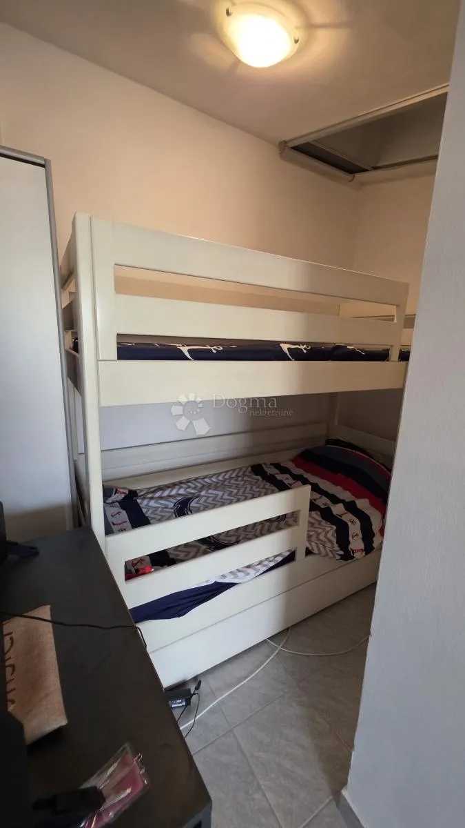 crikvenica, kuća s pogledom na more - skirivena oaza mira - slika 13