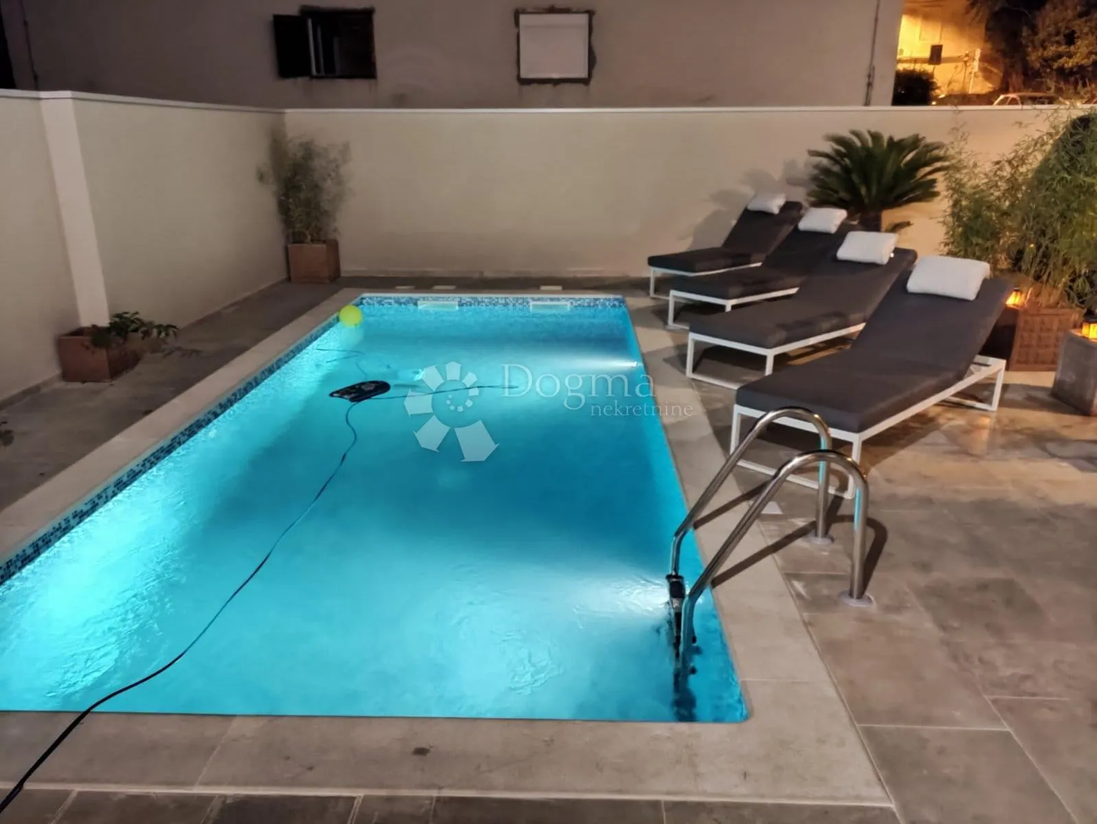potpuno renovirana austrougarska villa u srcu pule - slika 2