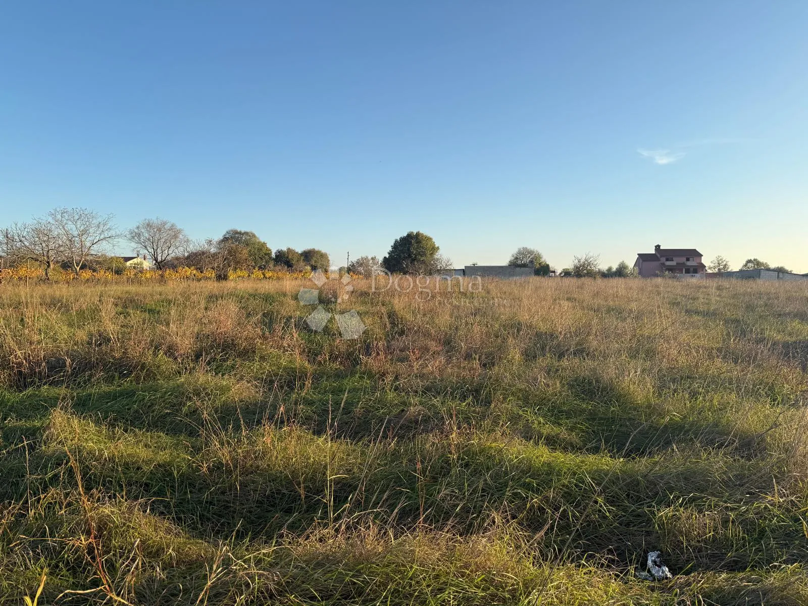 građevinsko zemljište s projektom - 1km svetvinčenat - slika 2