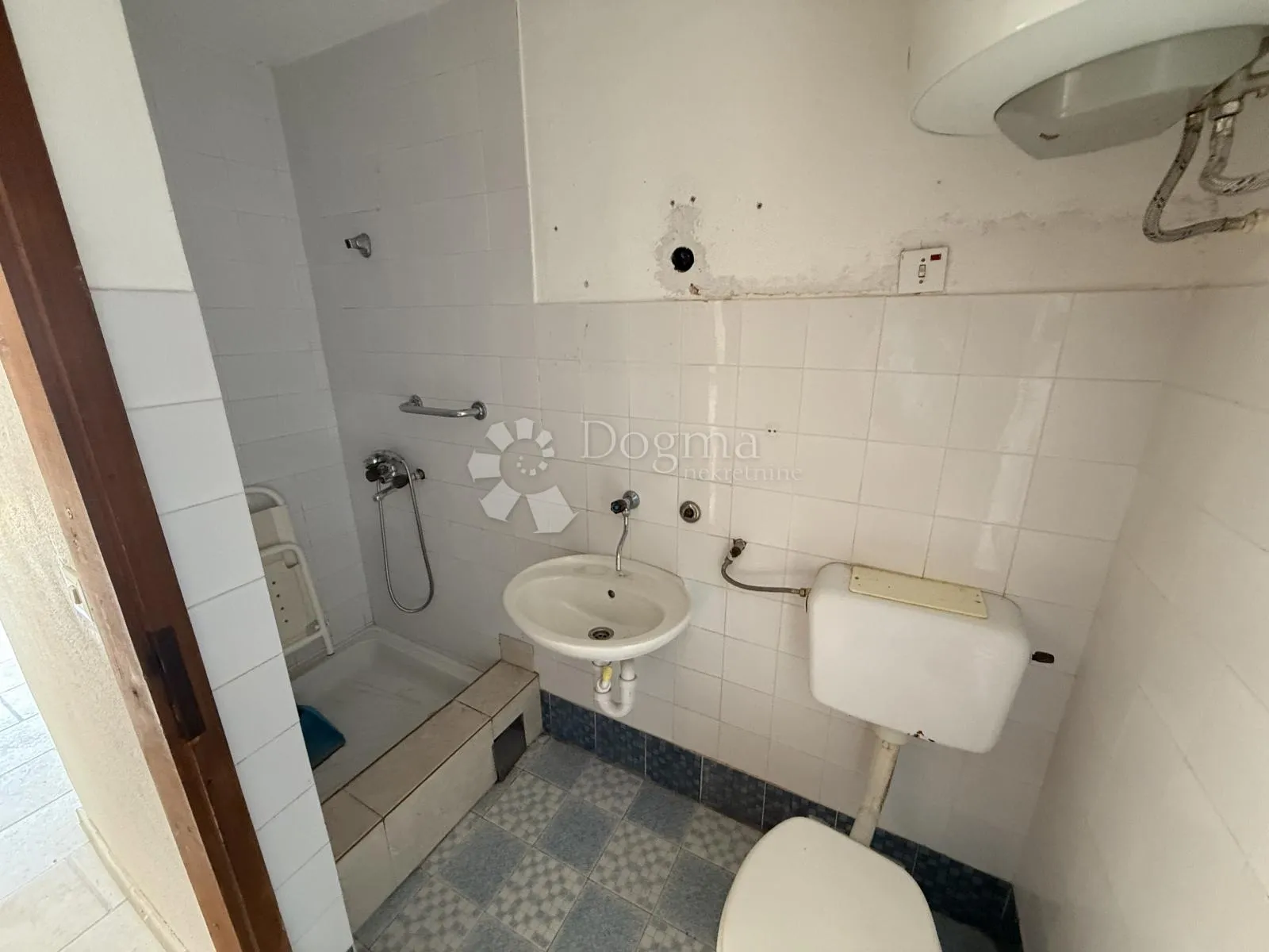 dva apartmana, marušići - slika 8