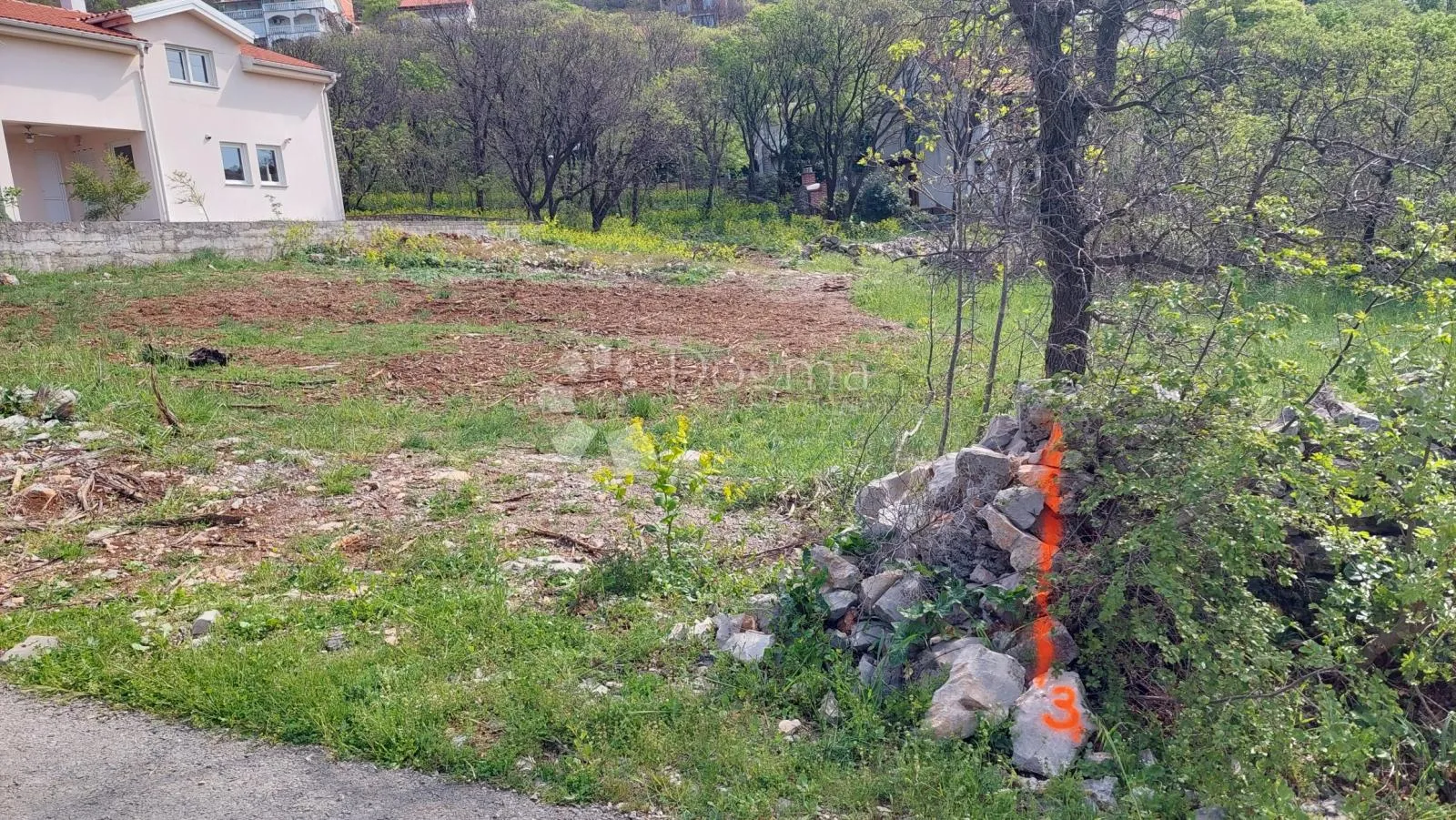 građevinski teren sa građevinskom dozvolim - slika 6