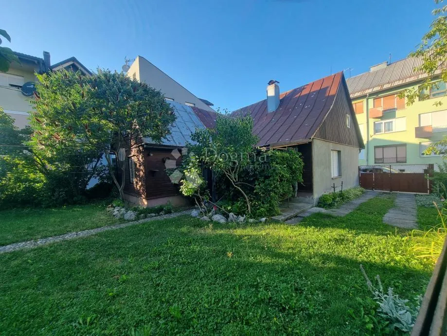 građevinsko zemljište gospić- strogi centar 595m2, m1 - slika 3