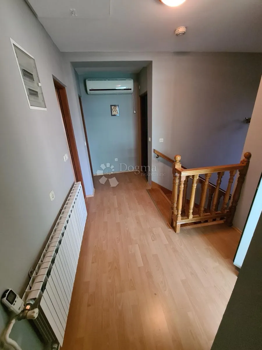 prekrasna samostojeća kuća na viru – 150m od plaže - slika 10