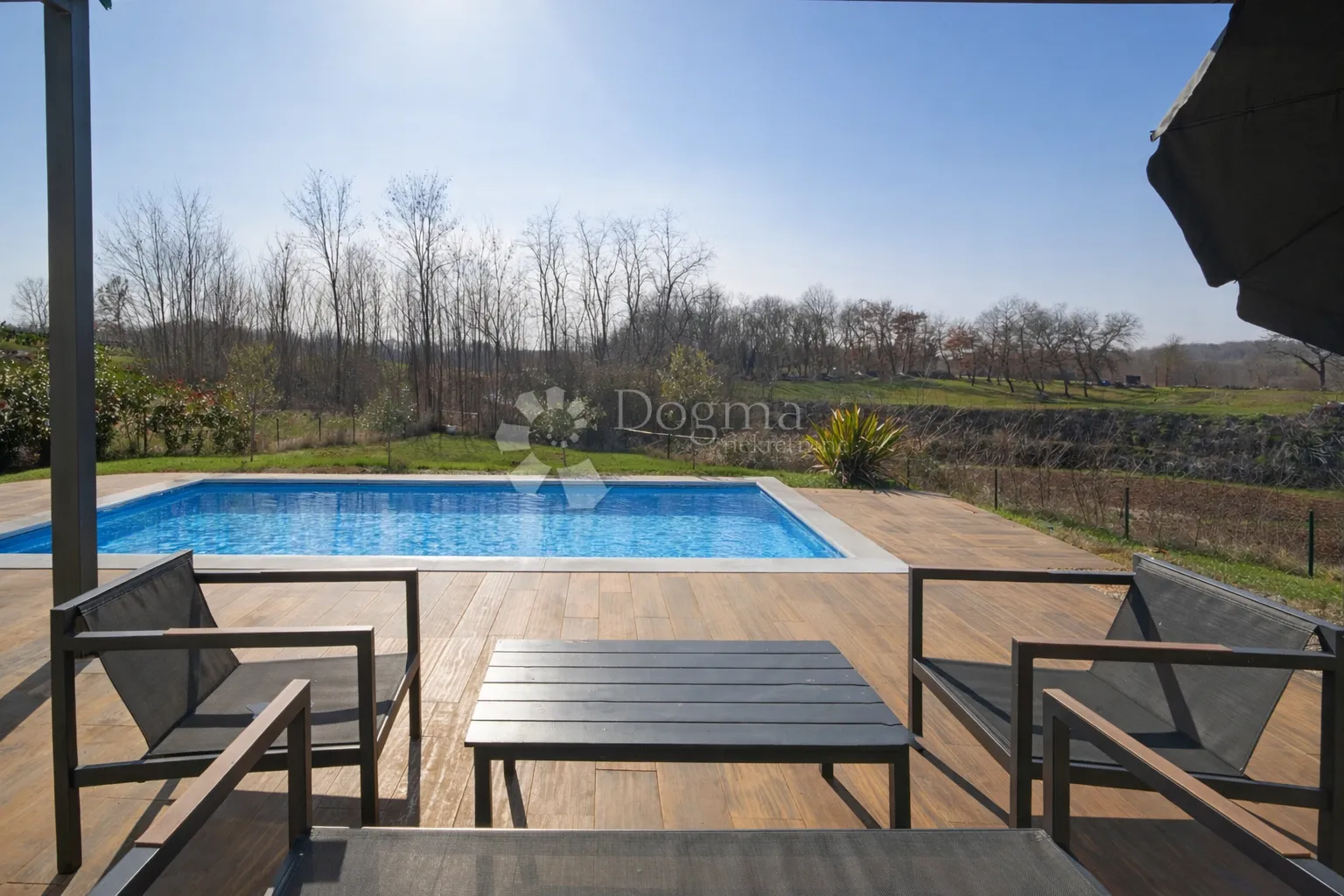 moderna prizemnica s bazenom i jacuzzijem na parceli od 944 m² – mirna lokacija u okolici višnjana - slika 6