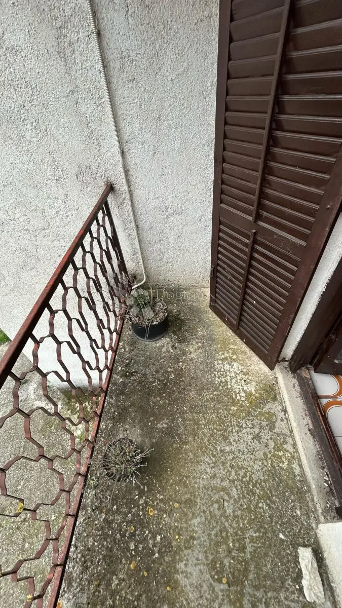 kuća za renovaciju s terasom s koje nećete željeti otići! - slika 20