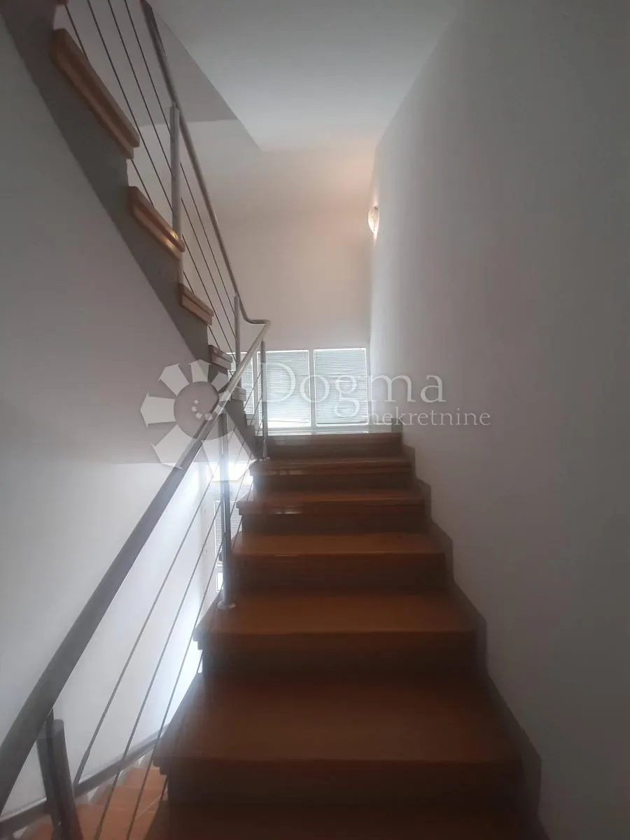 kuća na tri kata bokanjac - slika 18