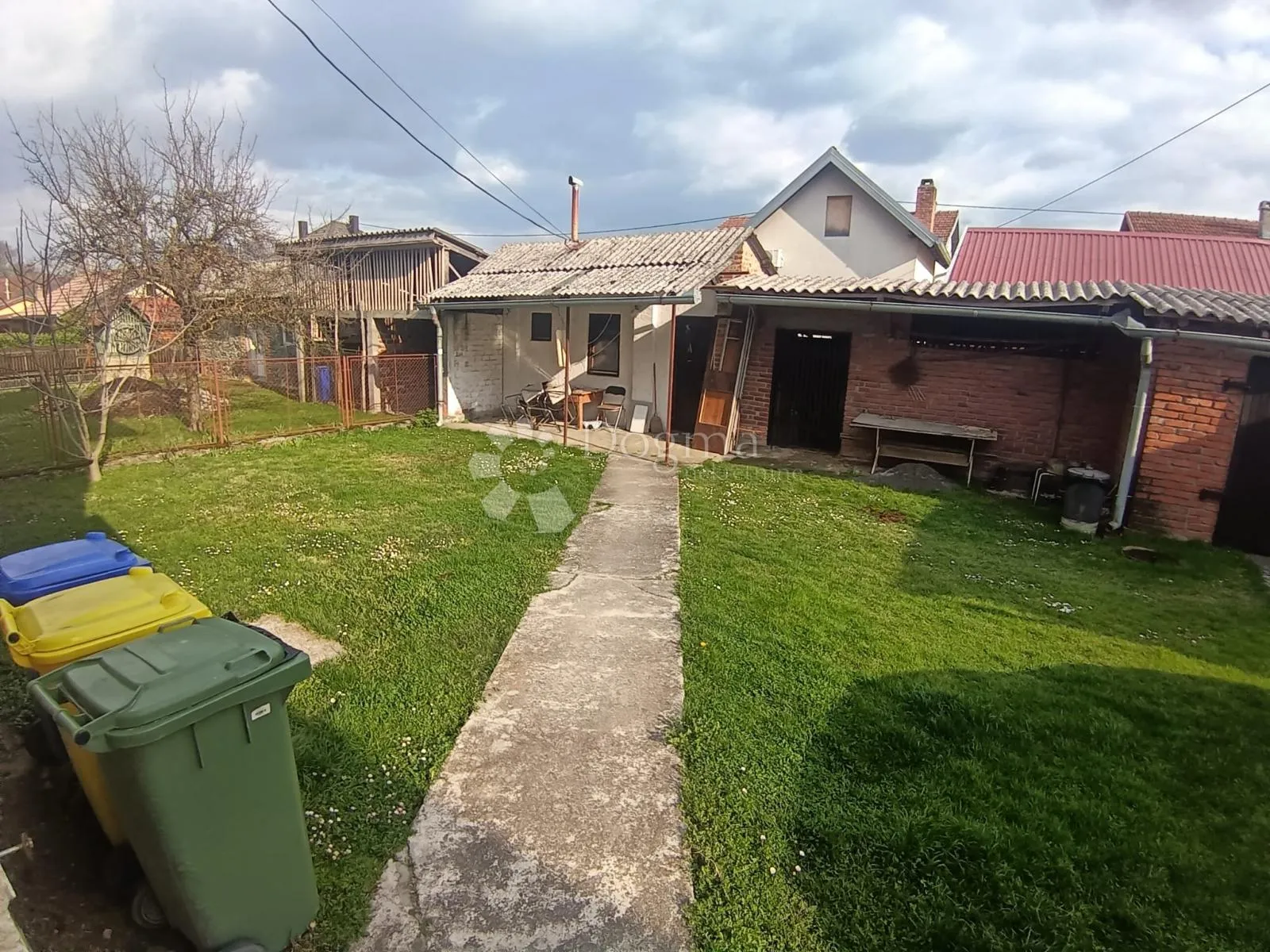 kuća u orahovici – 2 stana, garaža, podno grijanje - slika 18