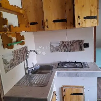 labin, kuća sa odvojenim studio apartmanom i garažom nedaleko labina - slika 22