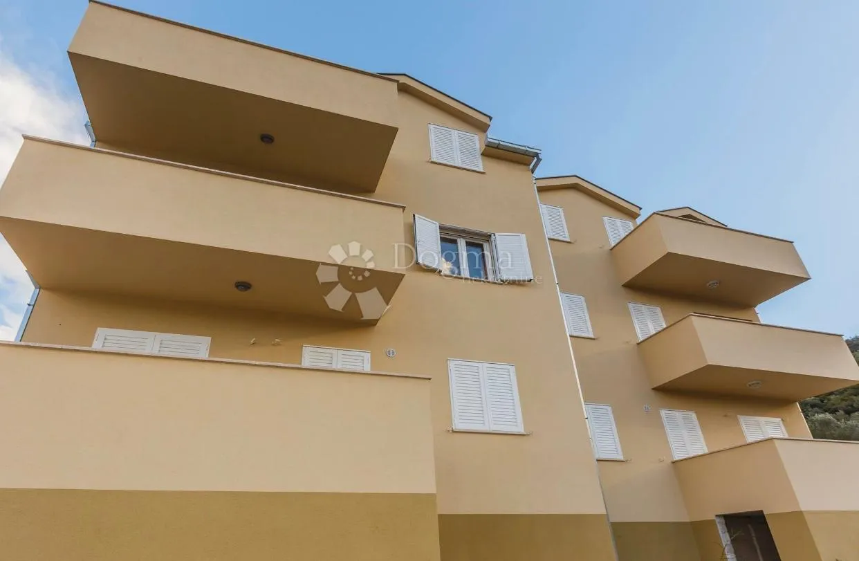 fantastična lokacija, dvojna kuća sa 3 apartmana samo 250 metara do plažena - slika 3