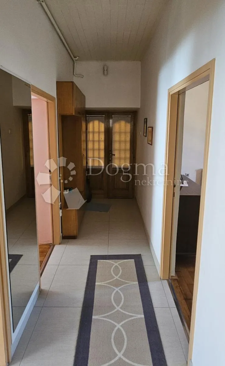 stan + apartman + garaža + konoba + vrt - slika 26