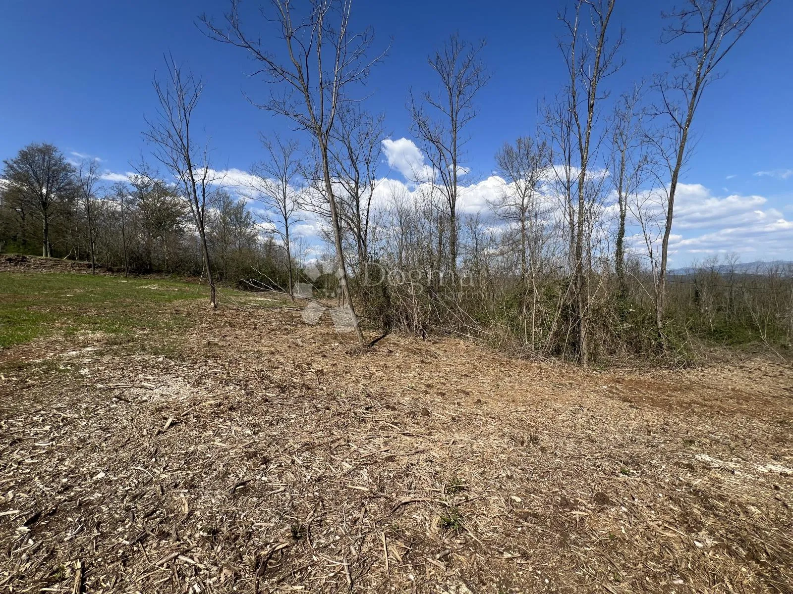 građevinsko zemljište kršan 2100 m2 - slika 2