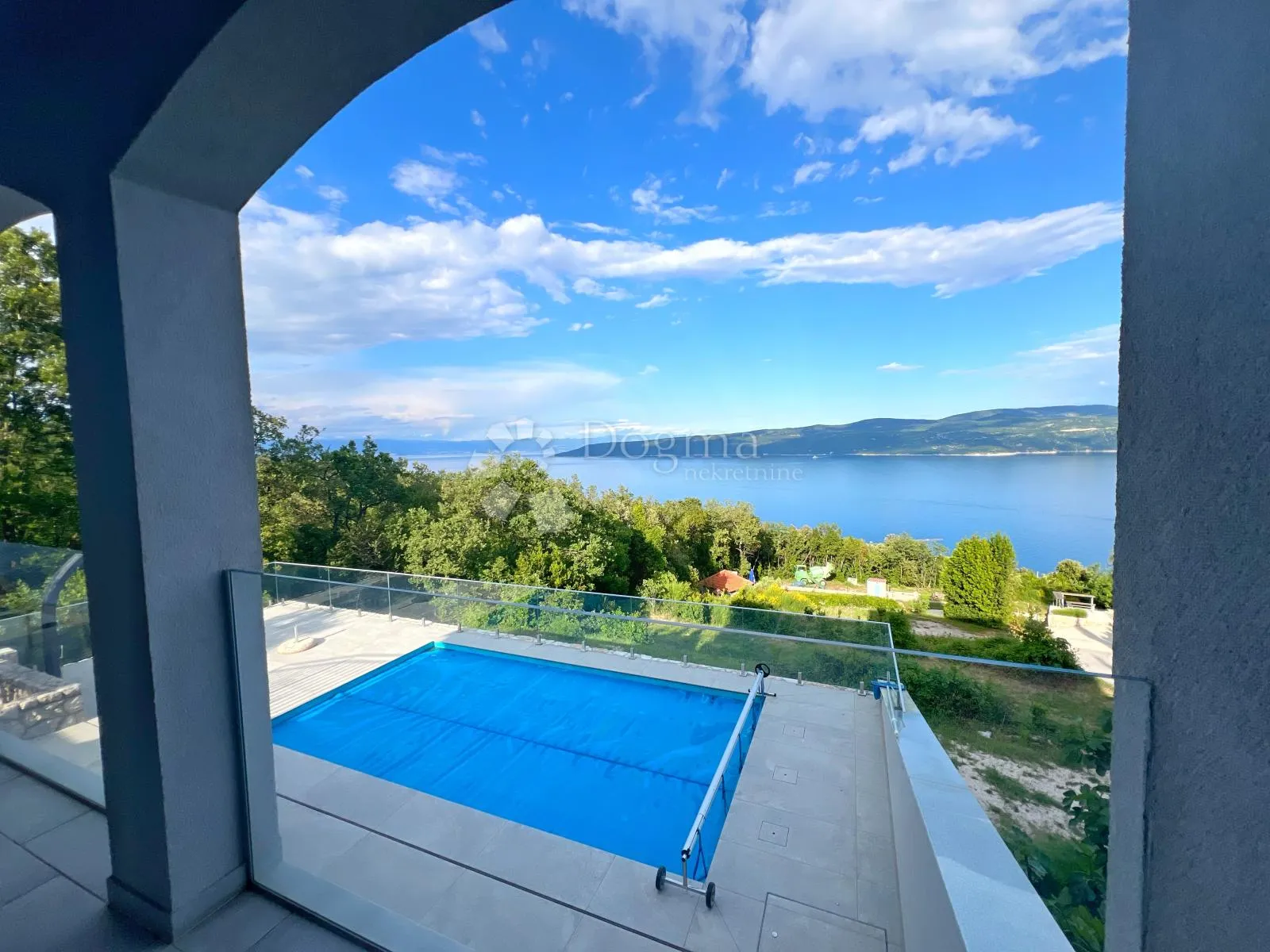 ekskluzivna nekretnina s panoramskim pogledom - slika 32