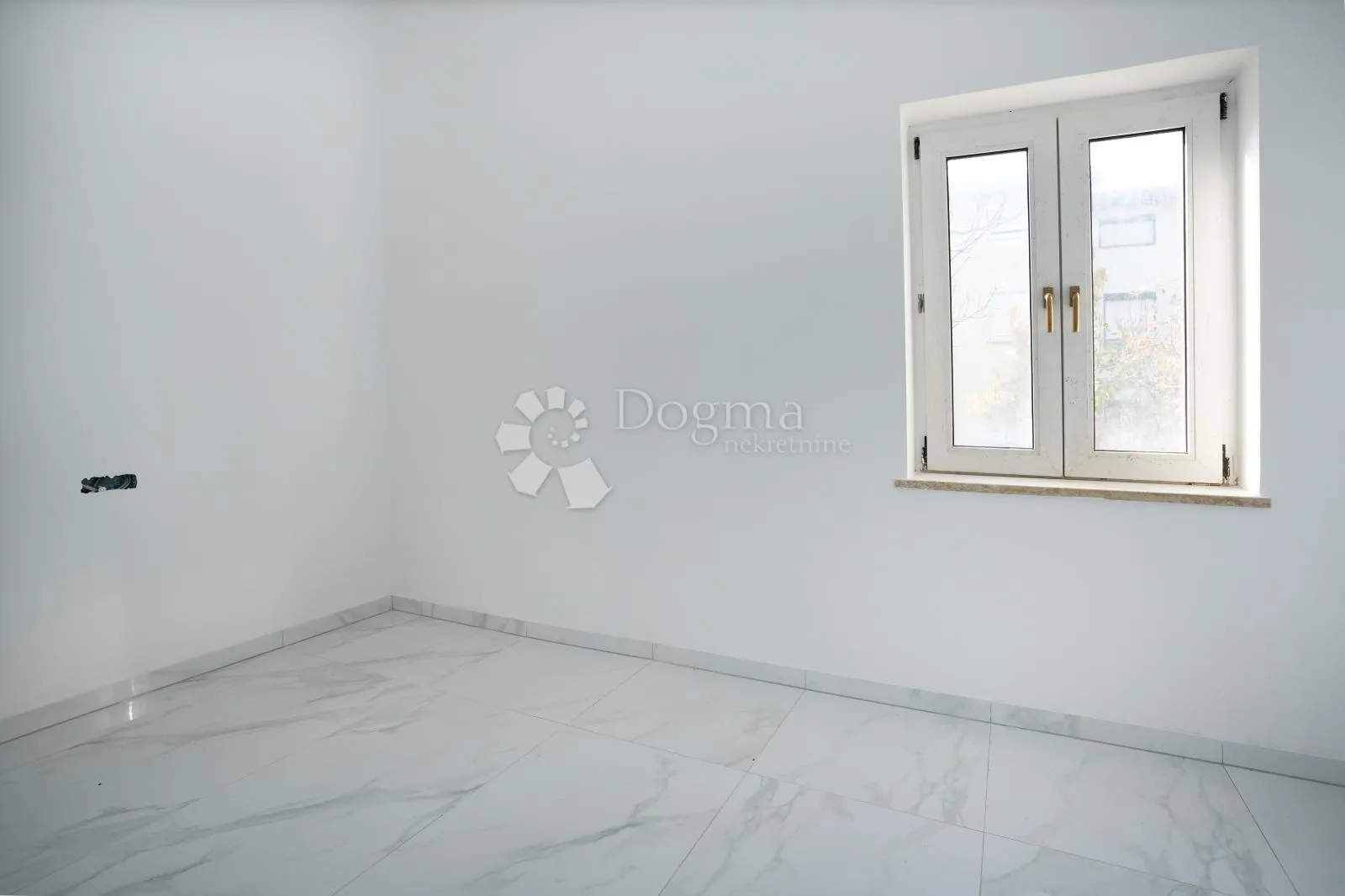 poreč (okolica) - prostrani stan u prizemlju sa vrtom - slika 11