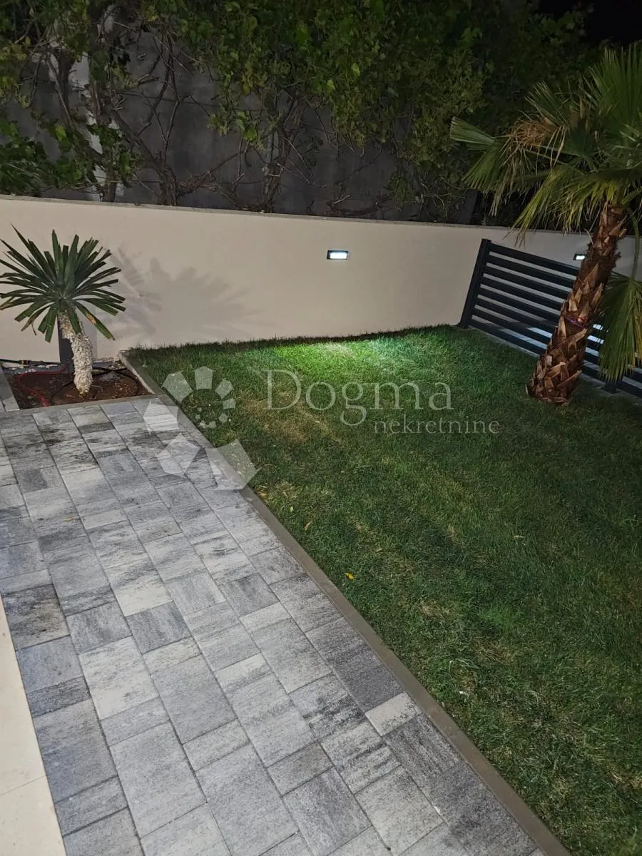 otok vir -prodaje se apartman 70 m2 plus krovna terasa 70 m2 - slika 7