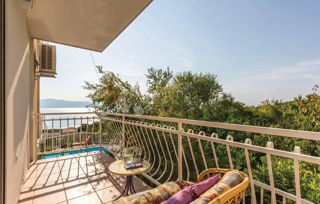 podaca – gotov posao s bazenom i 2 apartmana ★★★★★ - slika 30