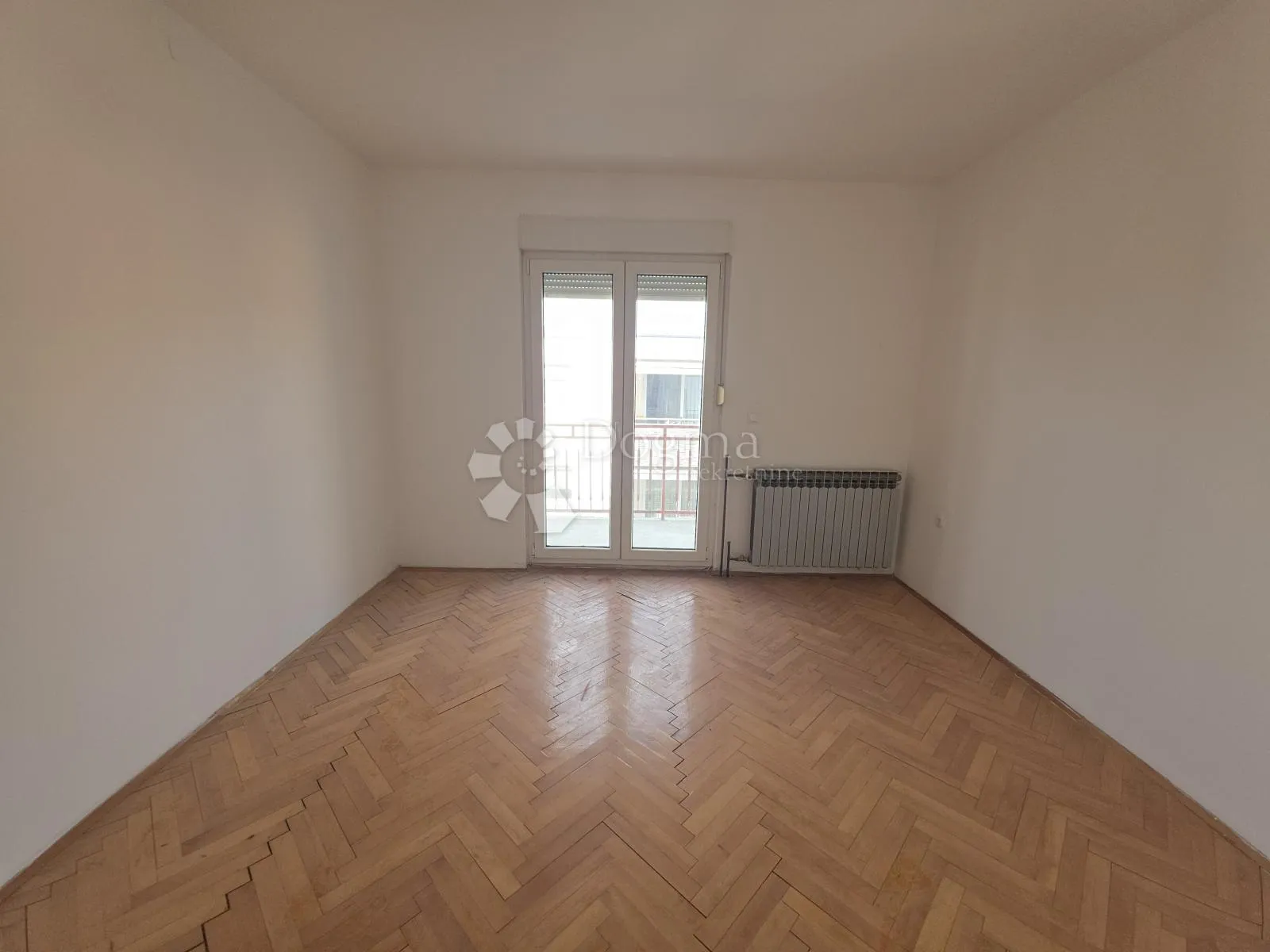 prilika! prostran 3-soban stan za renovaciju – njivice - slika 10