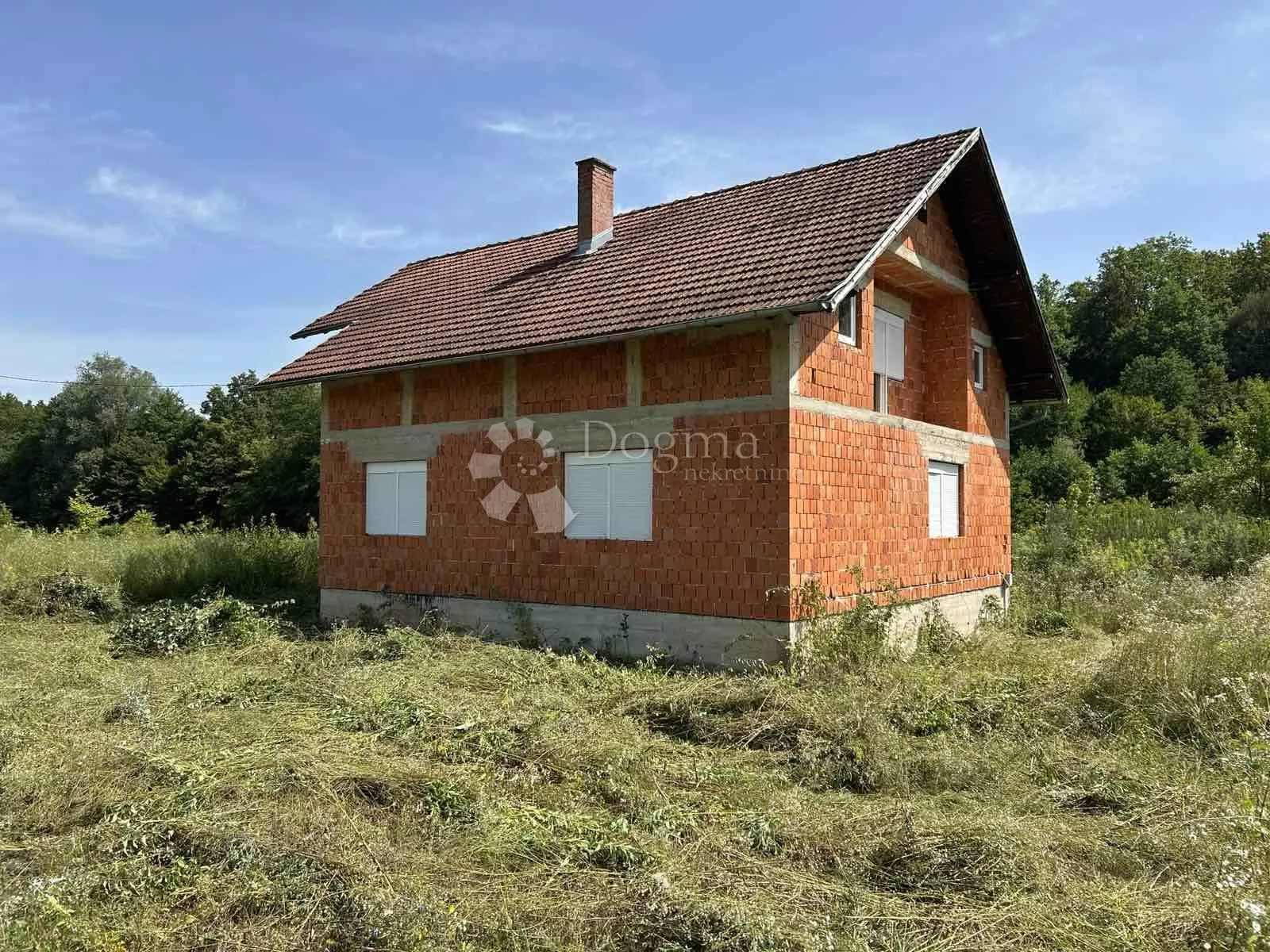 bez neposrednih susjeda, uz potok - slika 2