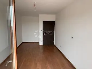 dvoetažna kuća s bazenom i dva parkirna mjesta, kaštel, istra - slika 17