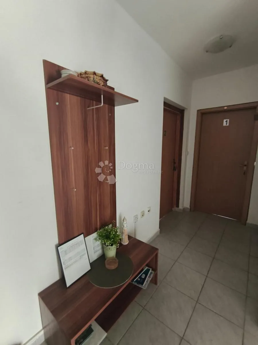 okrug gornji – kuća s više apartmana na atraktivnoj lokaciji - slika 5
