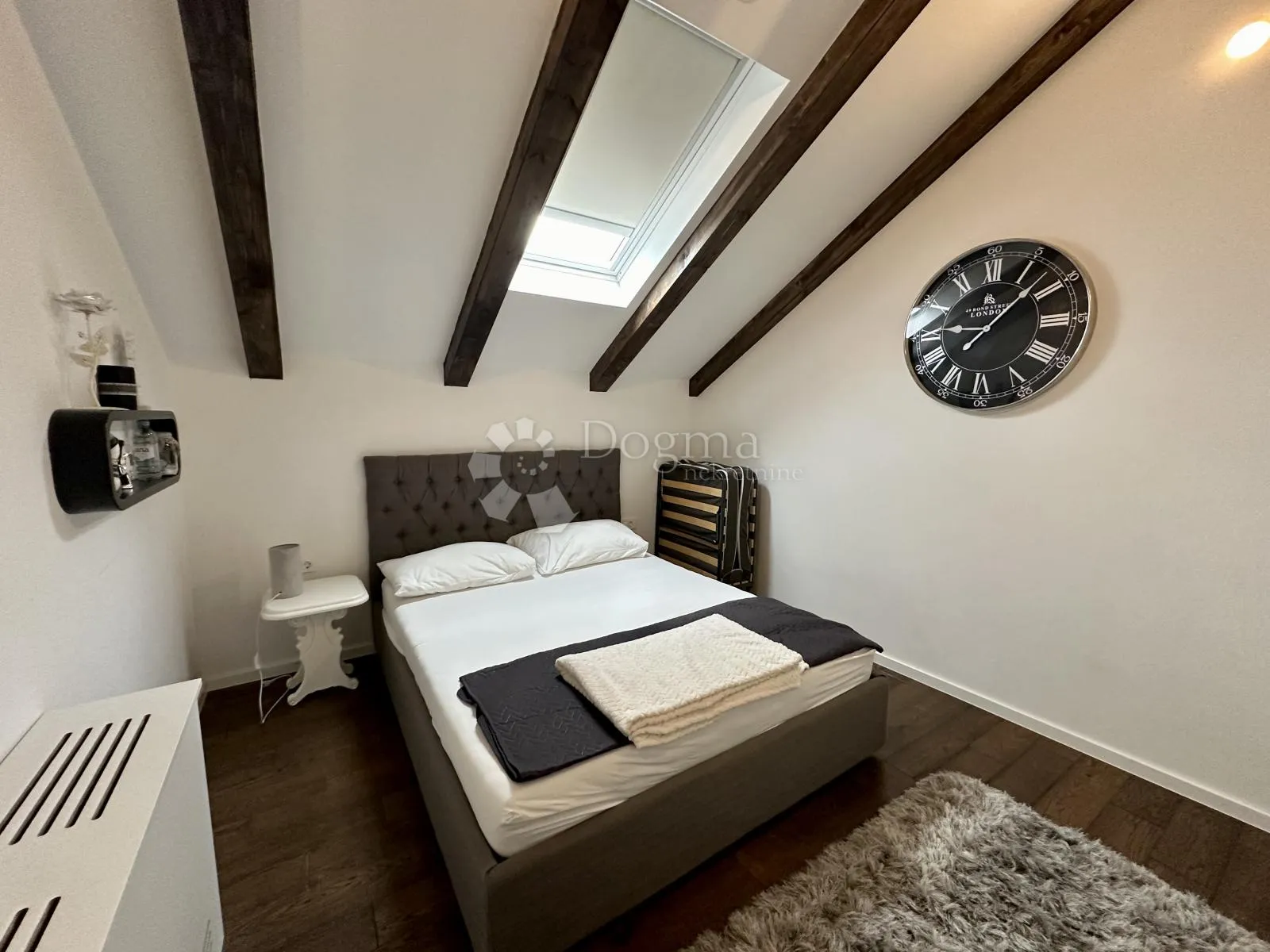 penthouse 140m2 kompletno namješten prilika!! 300m od mora - slika 8