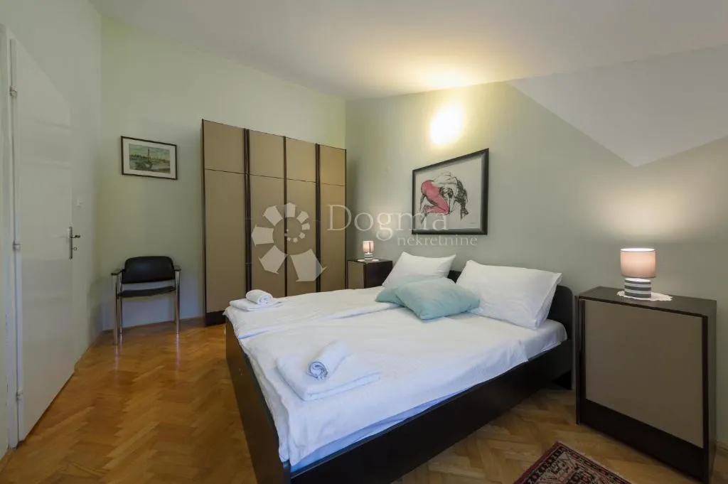 luksuzna kuća sa bazenom na samo 300 m od mora - slika 27