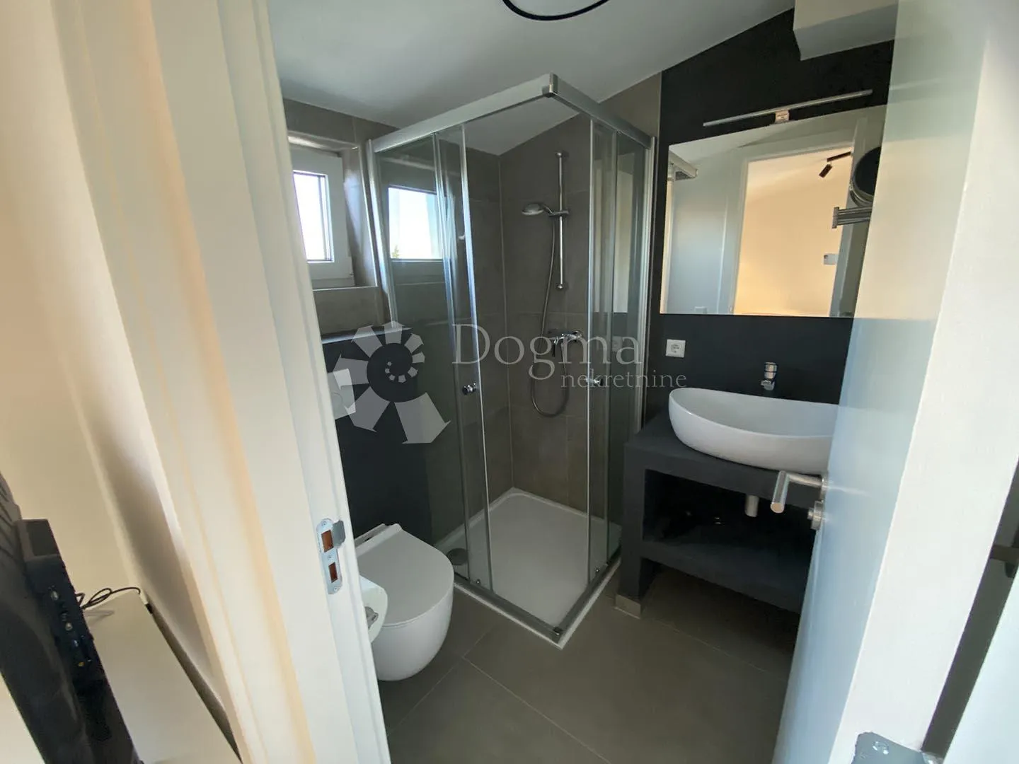 premantura - kuća sa 3 luksuzna apartmana i pogledom na more - slika 31
