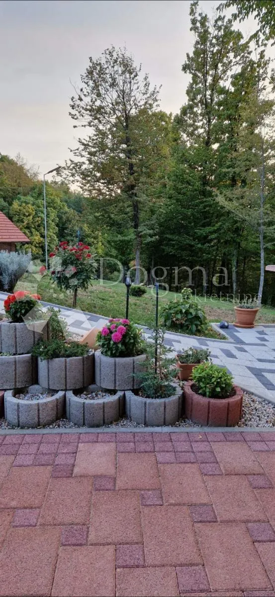 šarmantna kućica u prirodi - slika 8