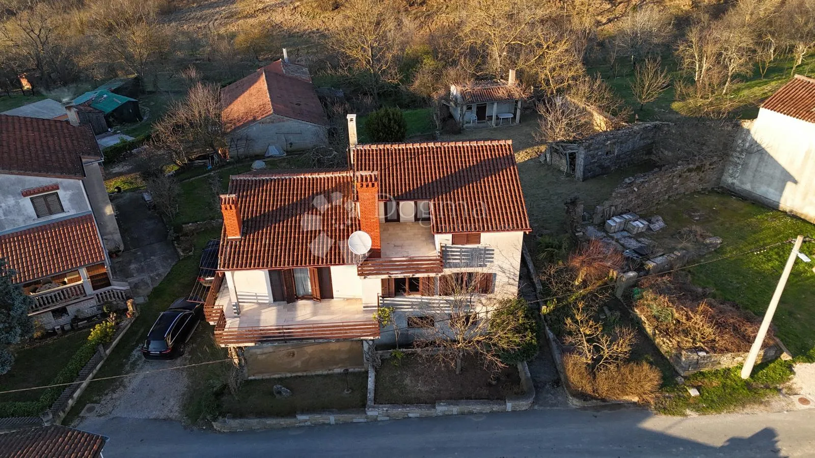 kuća s potencijalom - zarečki krov - slika 6
