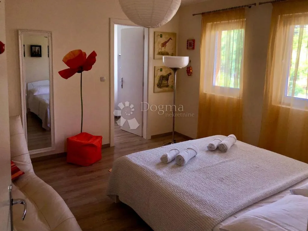 kuća na pagu s velikim dvorištem - 310m2 - slika 20