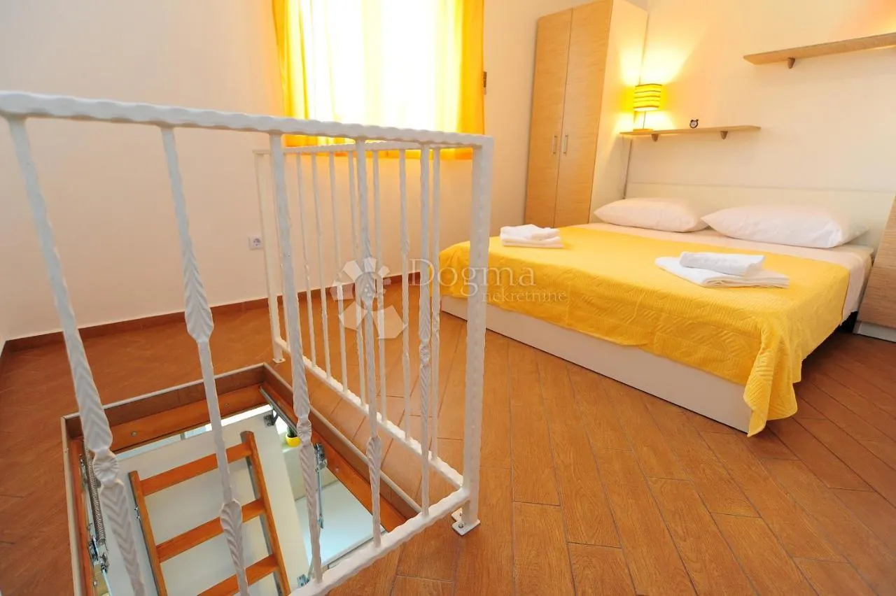 prodaje se kuća na zadarskom području - idealna investicija za turistički najam - slika 11