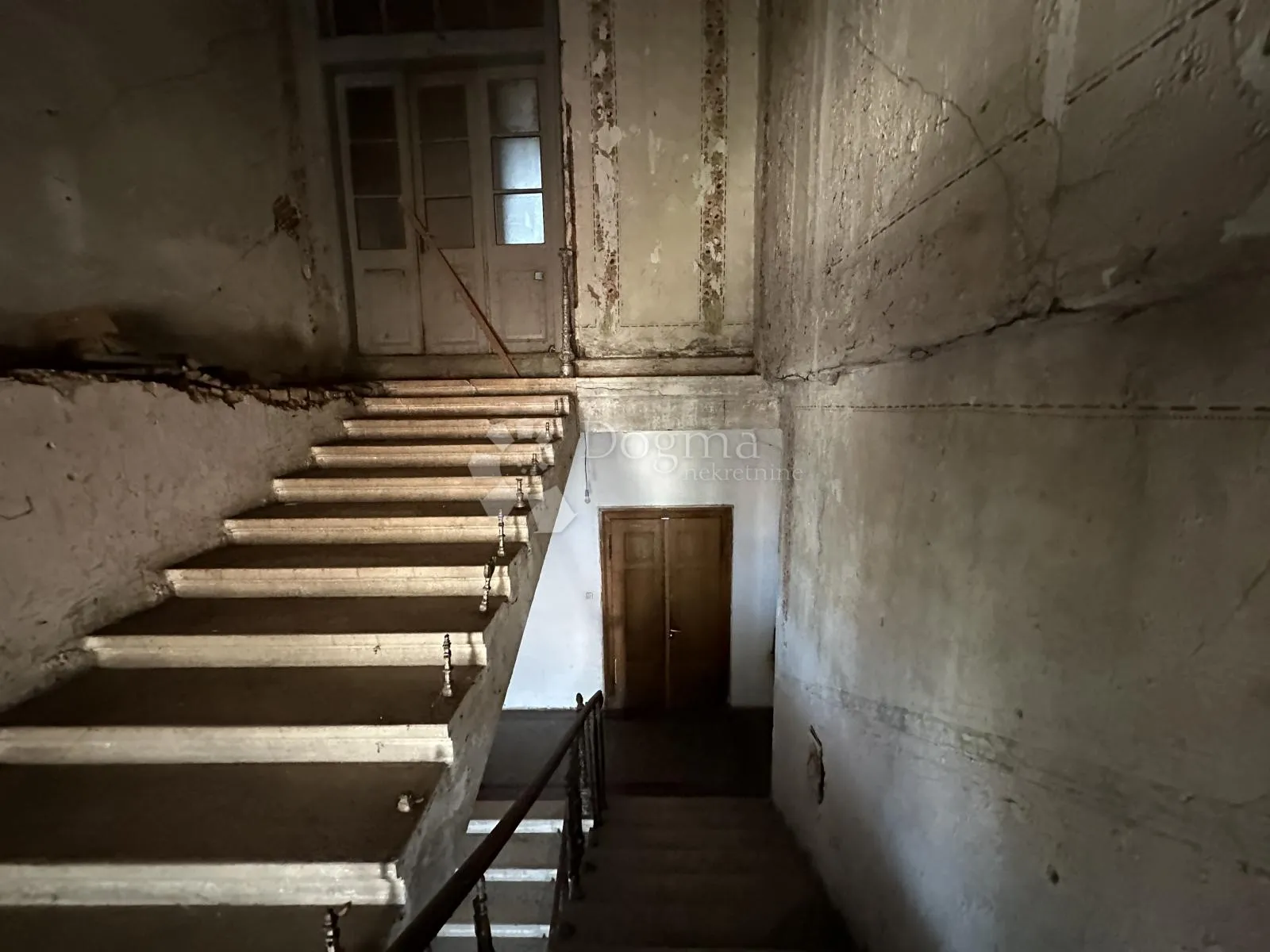 poslono stambena zgrada centar otočac - slika 22
