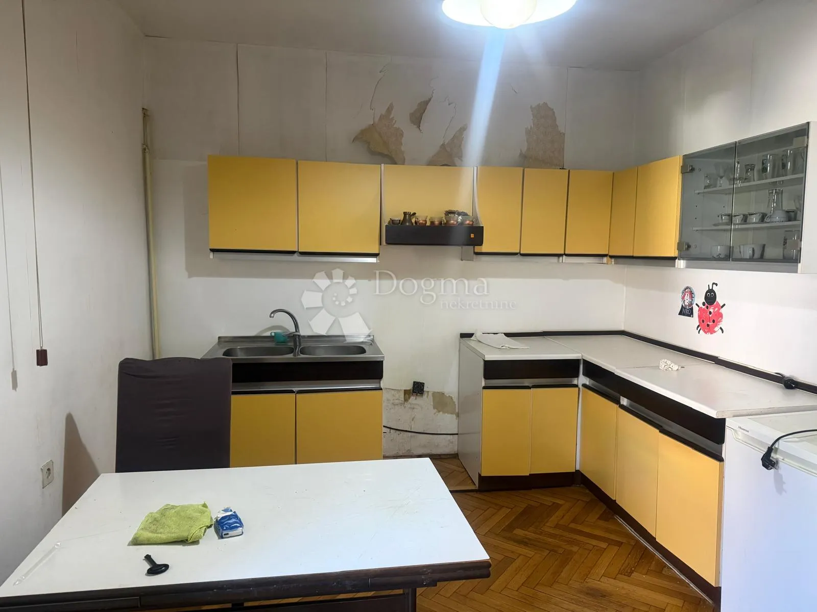 kuća s tri odvojena stana - slika 23