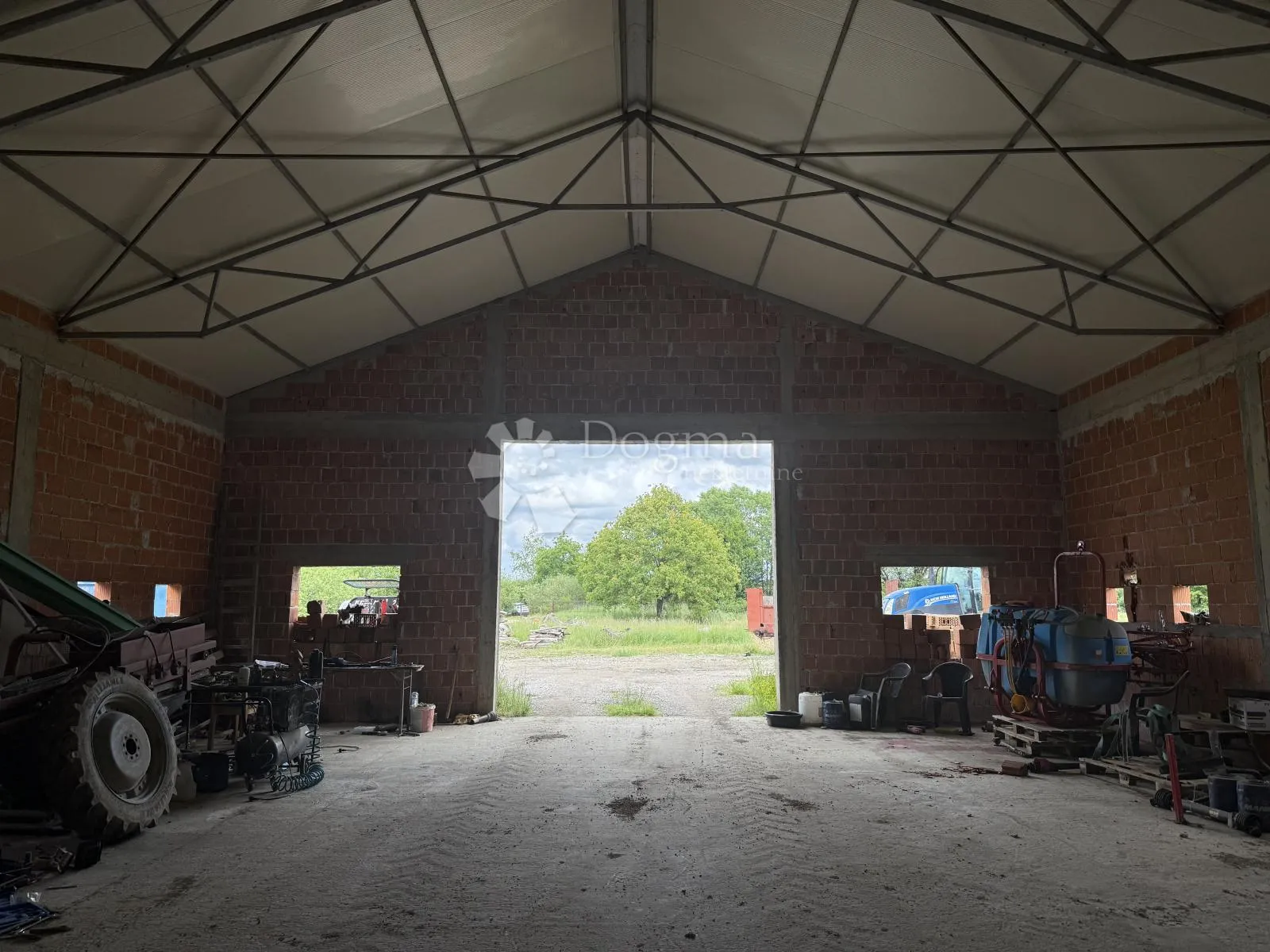 poljoprivredno zemljište 12.063 m² s gospodarskom zgradom 600 m² - slika 13