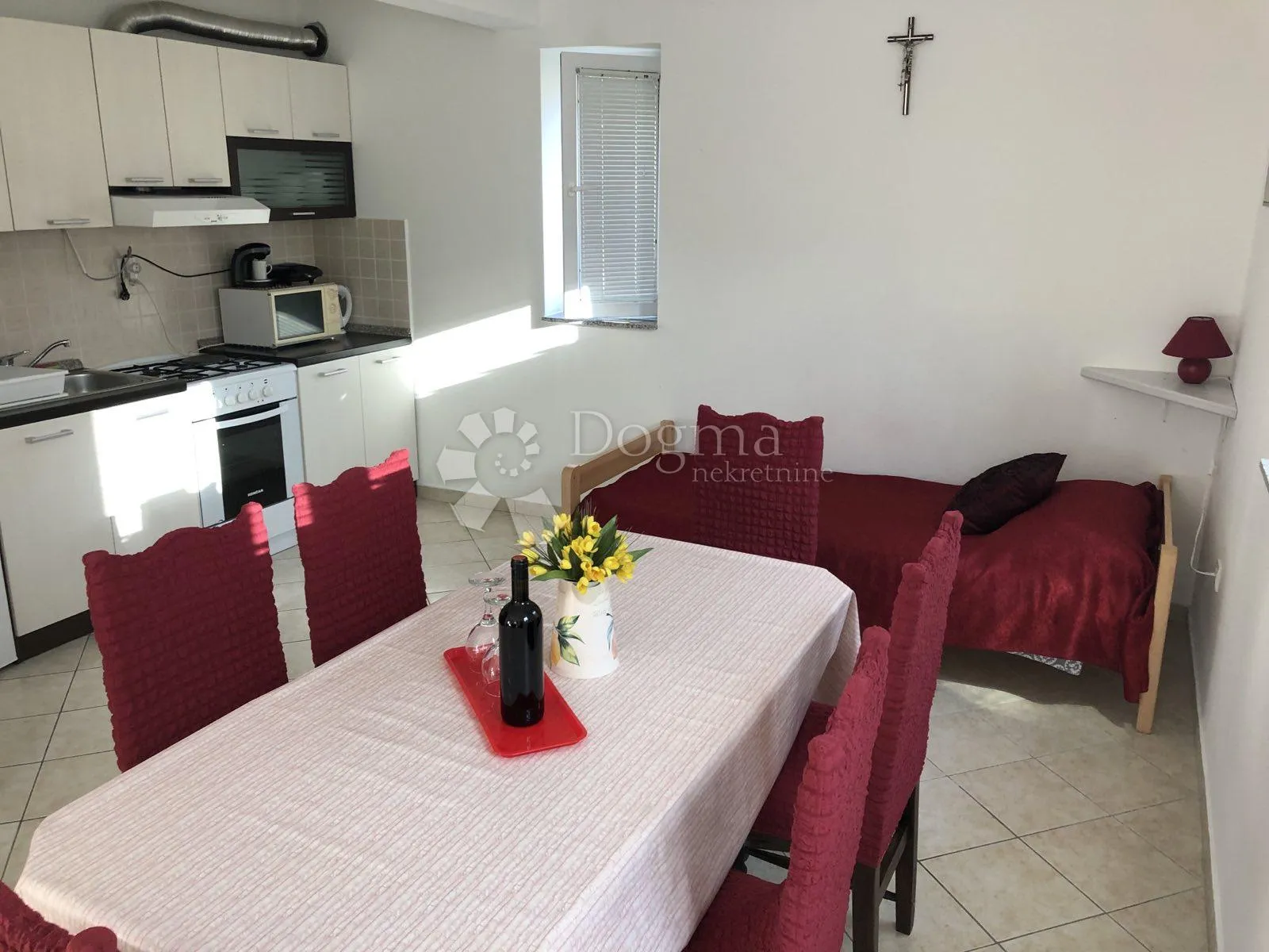 soline apartman u prizemlju - slika 6