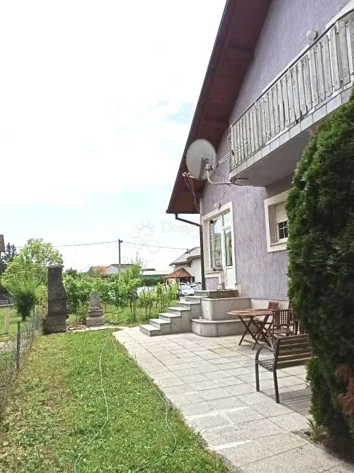 harmonija sofisticiranog dizajna i svjetlosti - samostojeća kuća s prostranom okućnicom - slika 3