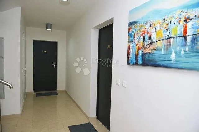 studio sa prekrasnim pogledom - slika 8