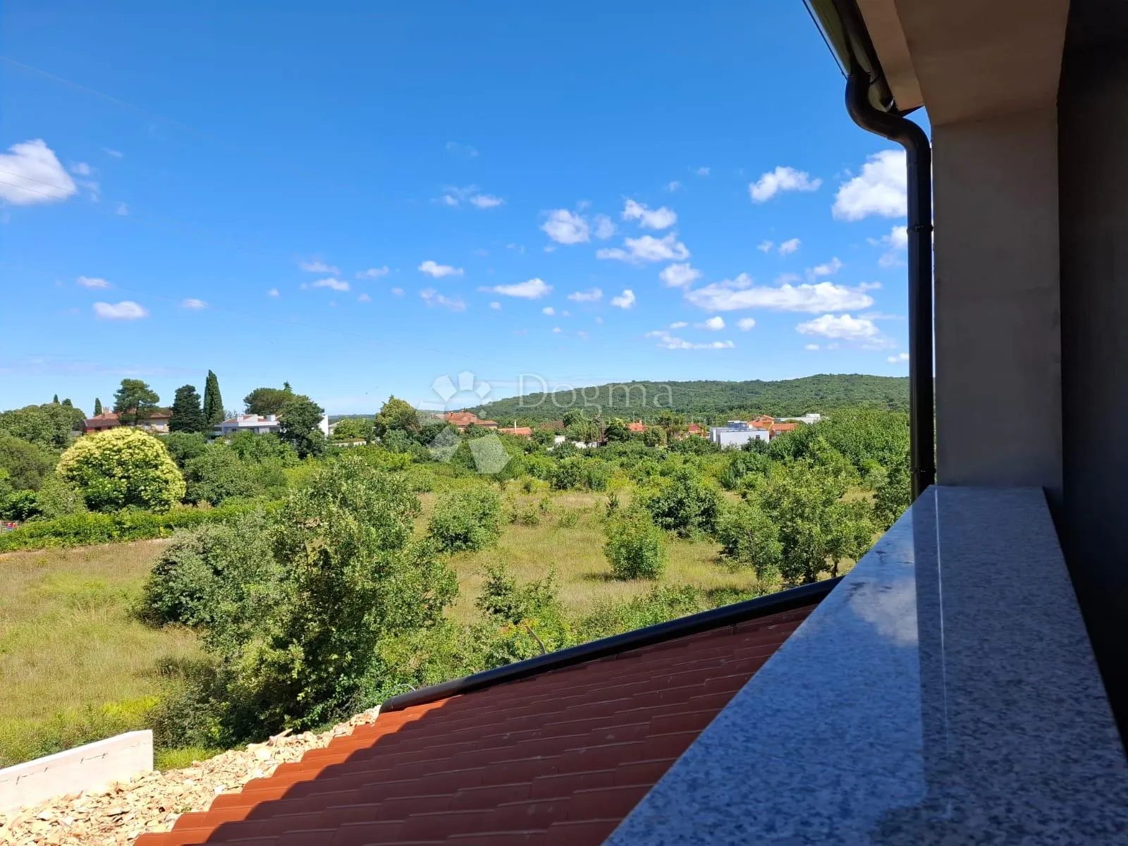 villa u rovinjskom selu, roh bau 550 m2, sa građevinskom okućnicom - slika 23