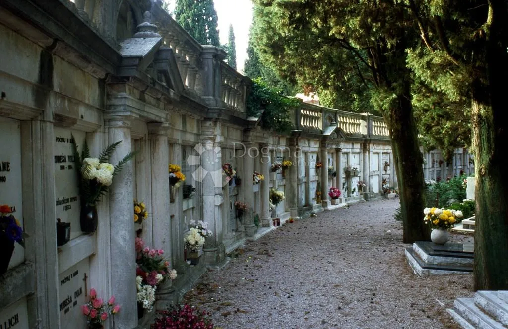 grobnica kozala - slika 16