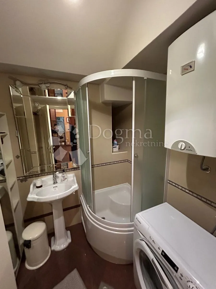 za poslovne ljude, apartman u vili uz more ! - slika 6