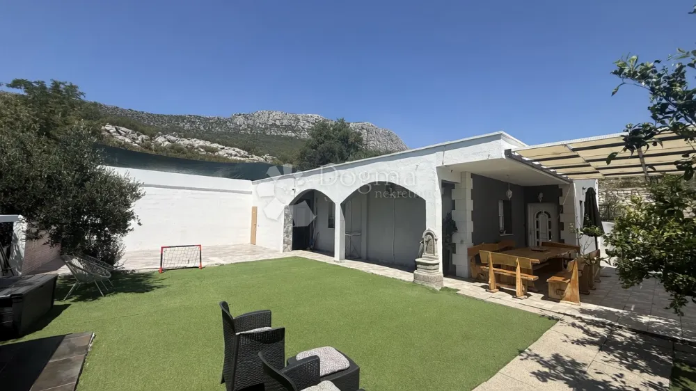 kaštela - vila s bazenom i panoramskim pogledom na more - slika 3