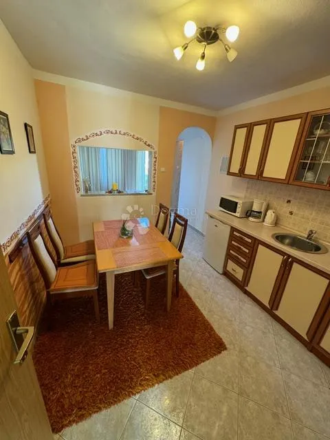 šarmantni apartman u jadranovu sa panoramskim pogledom na more ( apart. 3) - slika 8