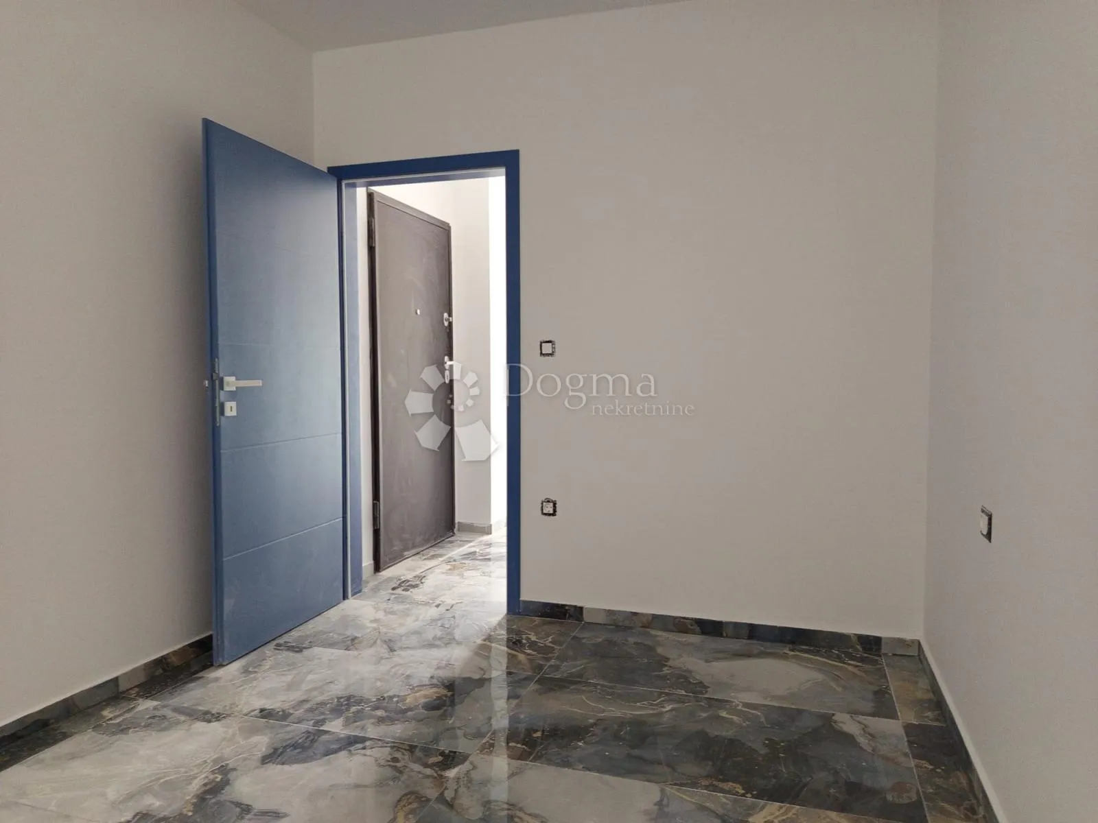 stan mukalba 75 m2 - 600 m od mora - slika 13