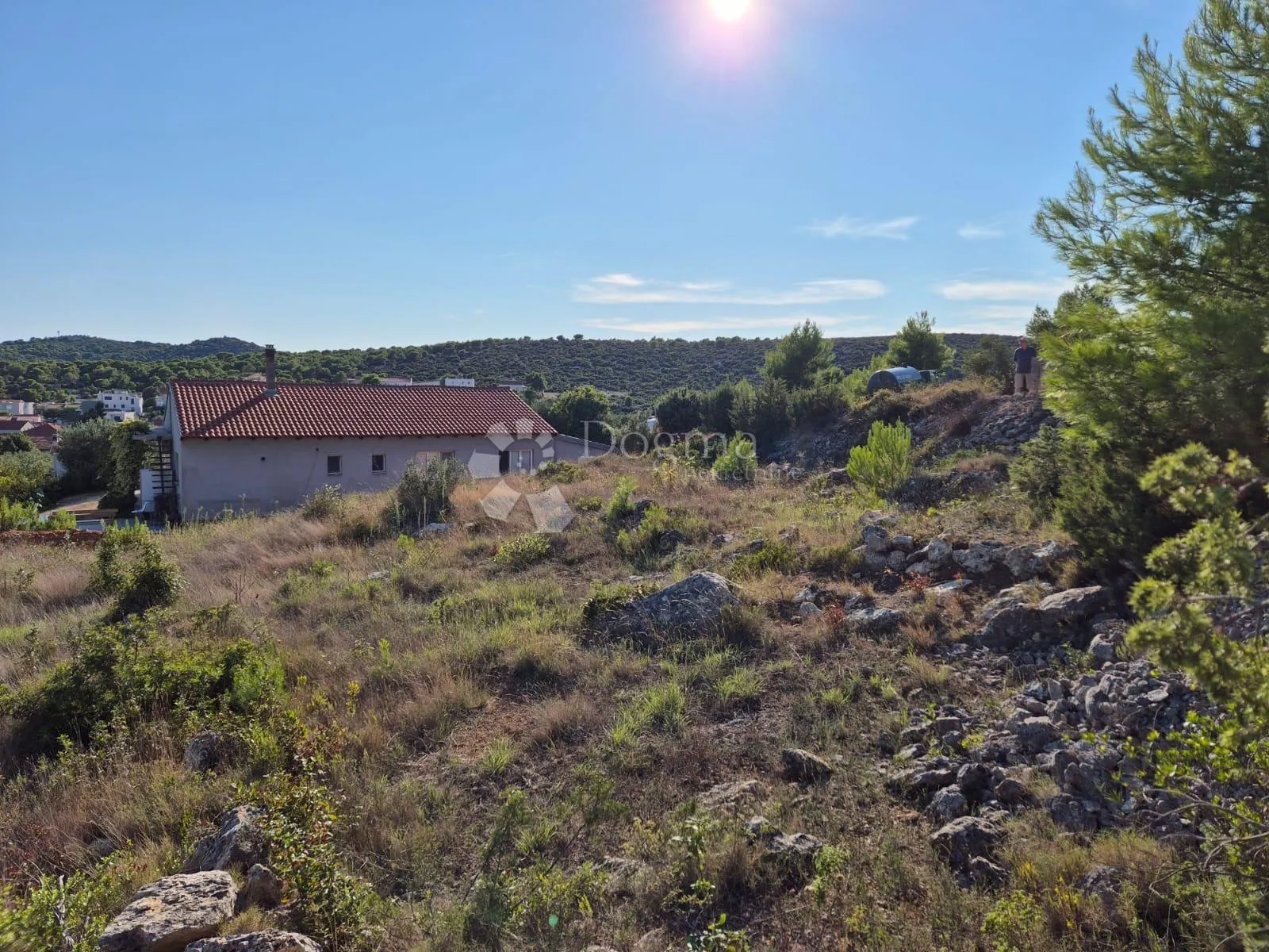 tisno - građevinsko zemljište 700m2 - slika 2
