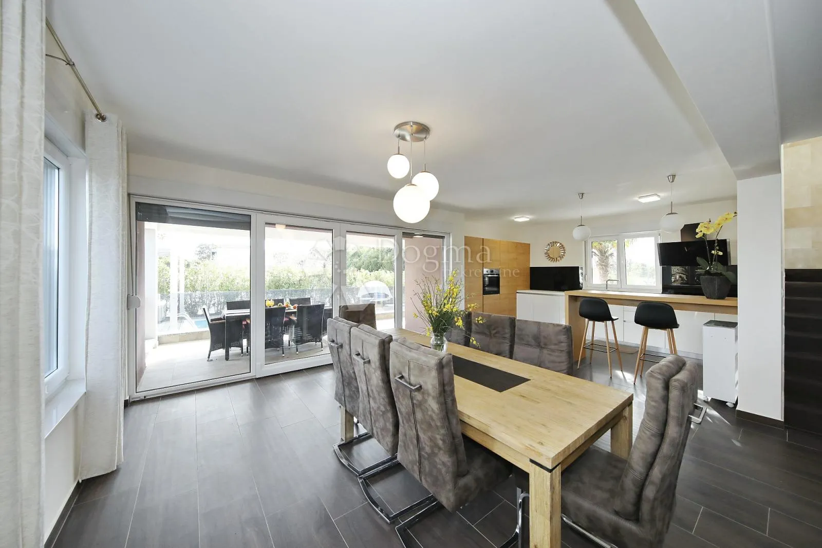 tri dizajnerske vile s bazenima i spa sadržajima-iznimna investicija na jadranu - slika 63