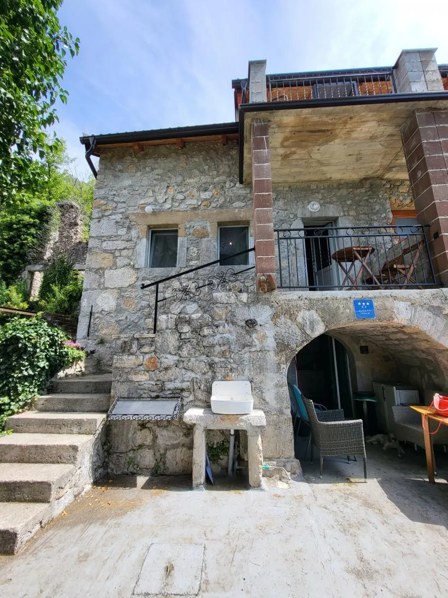 grižane – dva uređena studio apartmana - slika 15