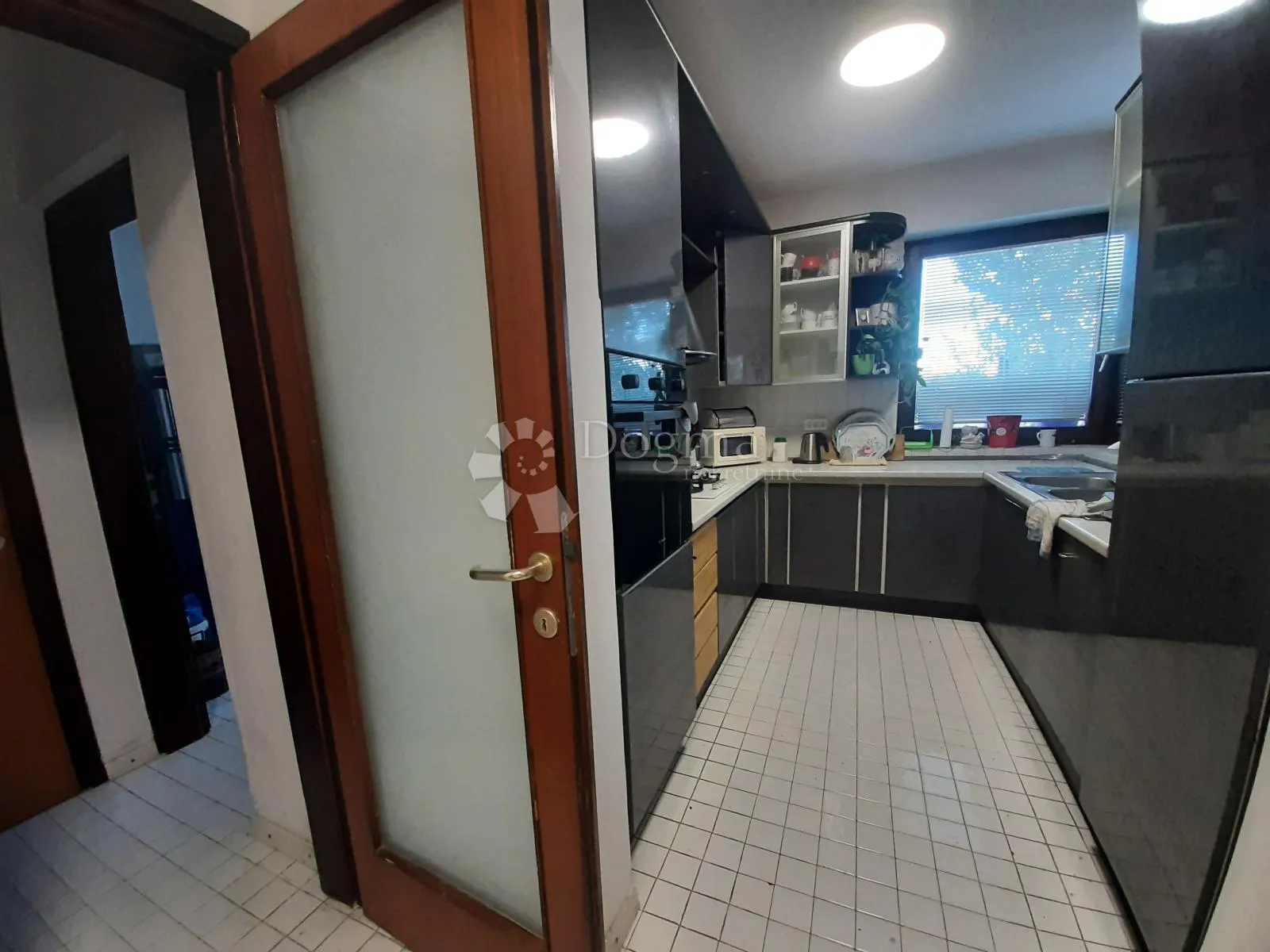 unikatna vila na zapadu zagreba – jedinstvena arhitektura i privatnost - slika 22