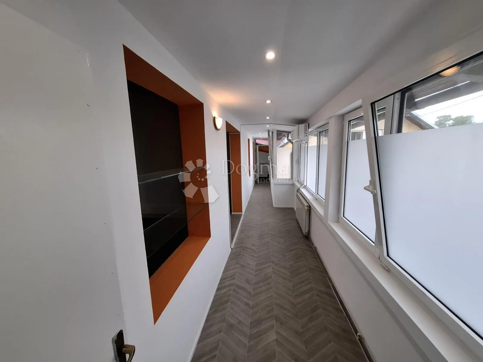 stambeno-poslovna zgrada trnje, 421 m², parking - slika 16