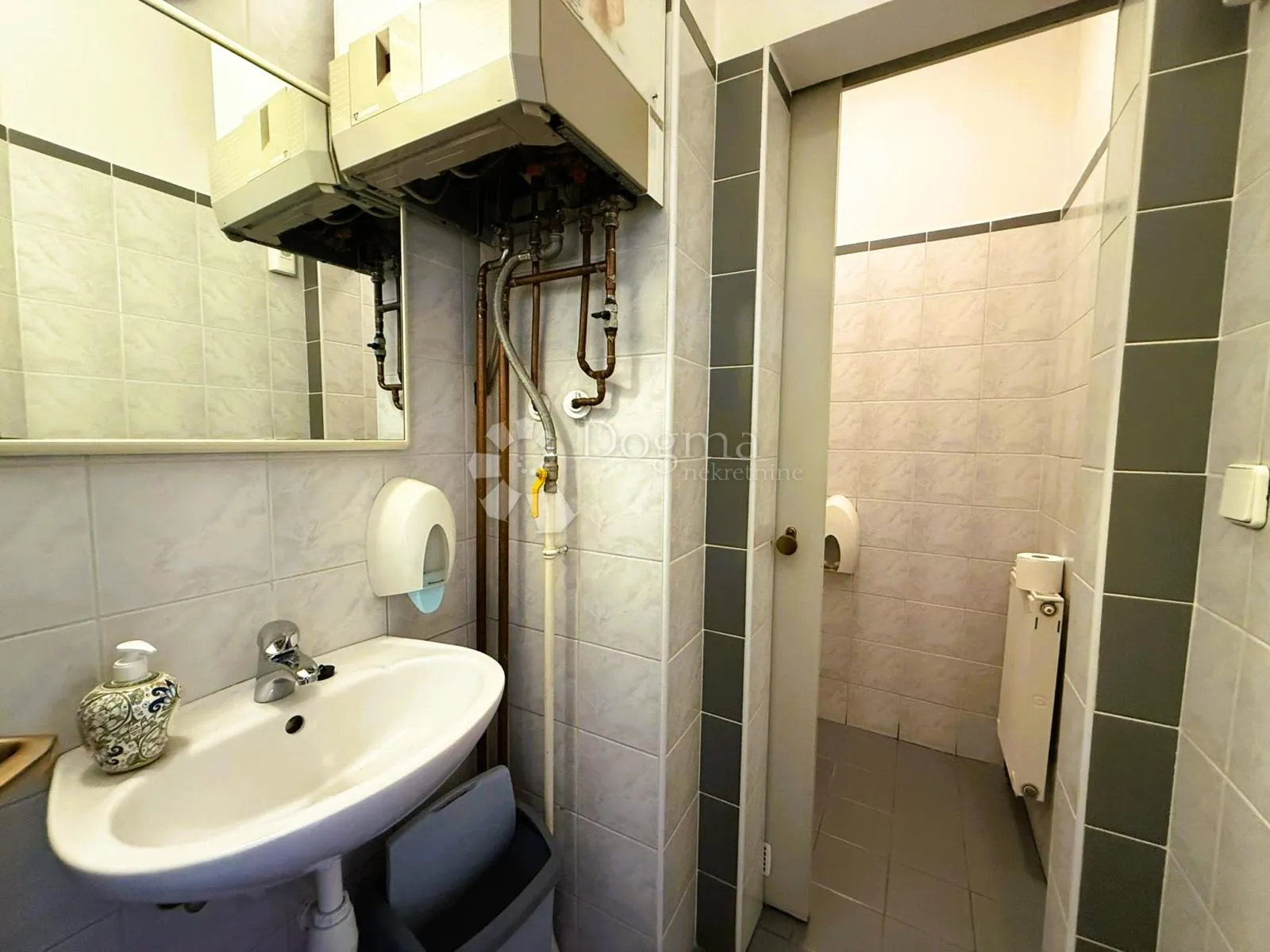 poslovni prostor 93 m² za ordinaciju ili ured - slika 9